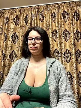 NadiraNoor online show from April 23, 2026, 11:06 pm