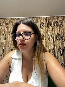 Snapshot of NadiraNoor chatting on October 20, 2025, 8:53 pm NadiraNoor online show from October 20, 2025, 8:53 pm
