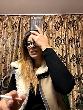 Snapshot of NadiraNoor chatting on October 19, 2025, 9:06 pm NadiraNoor online show from October 19, 2025, 9:06 pm