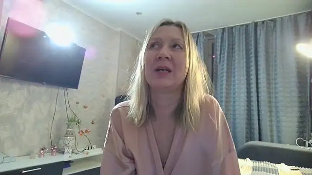 WindChristy online show from March 13, 2026, 9:42 pm