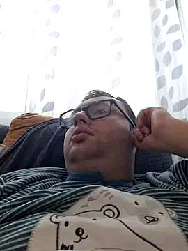 Snapshot of Javier_bear chatting on February 7, 2026, 10:01 am Javier bear online show from February 7, 2026, 10:01 am