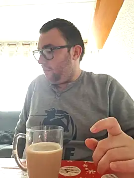 Snapshot of Javier_bear chatting on February 1, 2026, 9:29 am Javier bear online show from February 1, 2026, 9:29 am