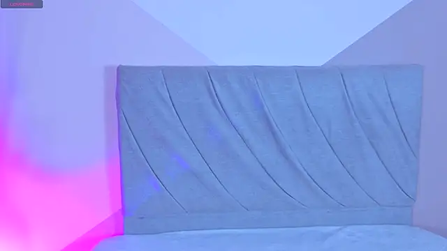 mailin18 online show from November 30, 2025, 10:21 pm