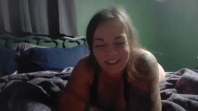 Snapshot of Glitt3rqueen341 chatting on September 17, 2025, 4:47 am Glitt3rqueen341 online show from September 17, 2025, 4:47 am