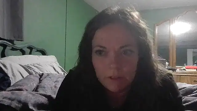 Snapshot of Glitt3rqueen341 chatting on October 7, 2025, 4:24 am Glitt3rqueen341 online show from October 7, 2025, 4:24 am