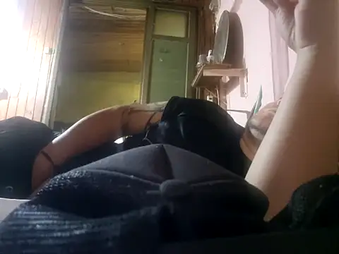 TusOjitosClaros69 online show from December 3, 2024, 3:15 am