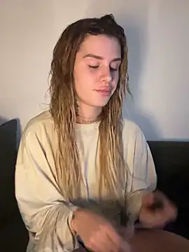 EmiliaCatalina online show from February 10, 2026, 12:31 am