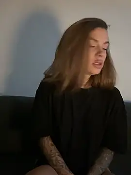 EmiliaCatalina online show from February 14, 2026, 2:56 am