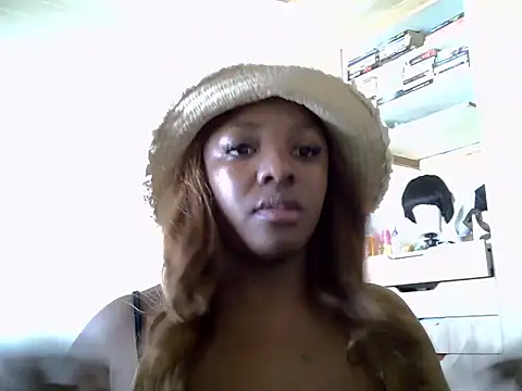 Snapshot of QuennNandi chatting on October 29, 2025, 2:49 pm QuennNandi online show from October 29, 2025, 2:49 pm