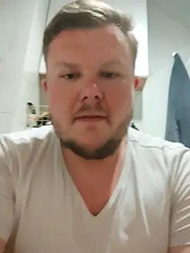 Snapshot of titovilan_PL chatting on May 8, 2026, 12:36 am titovilan PL online show from May 8, 2026, 12:36 am