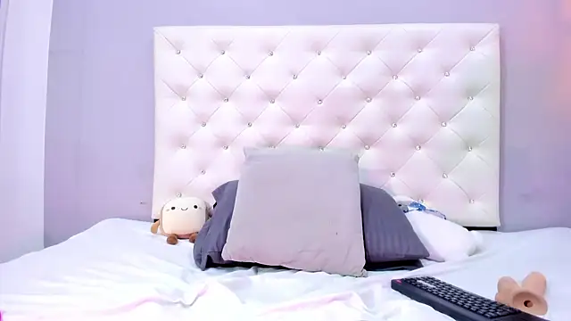 Snapshot of NICOLSKINNY1 chatting on February 21, 2026, 8:33 pm NICOLSKINNY1 online show from February 21, 2026, 8:33 pm