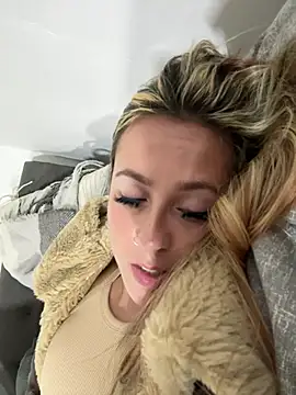 Snapshot of Miss_emilee chatting on January 20, 2025, 12:36 am Miss emilee online show from January 20, 2025, 12:36 am