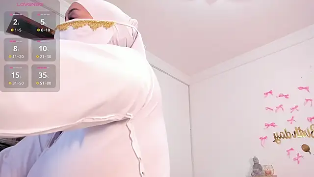 Amina hafsa online show from September 20, 2025, 9:58 am