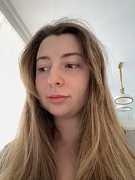 curvyflawless online show from February 21, 2026, 9:44 am