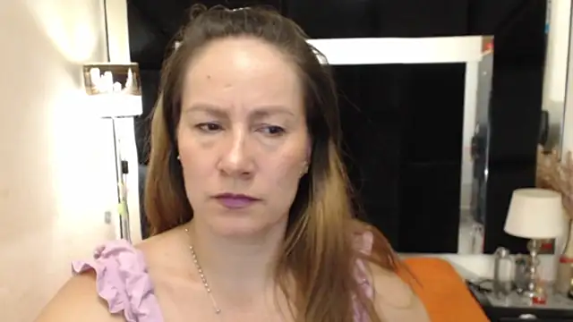 Snapshot of CATRINA-83 chatting on November 8, 2025, 5:27 pm CATRINA-83 online show from November 8, 2025, 5:27 pm
