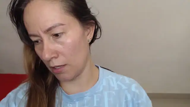 Snapshot of CATRINA-83 chatting on December 14, 2025, 1:56 am CATRINA-83 online show from December 14, 2025, 1:56 am