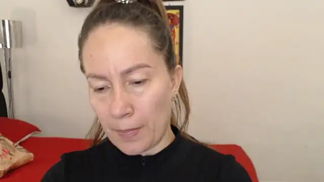 Snapshot of CATRINA-83 chatting on December 20, 2025, 5:27 pm CATRINA-83 online show from December 20, 2025, 5:27 pm