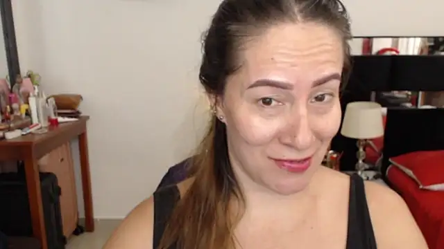 Snapshot of CATRINA-83 chatting on December 3, 2025, 4:02 am CATRINA-83 online show from December 3, 2025, 4:02 am