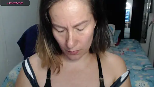 Snapshot of CATRINA-83 chatting on April 18, 2026, 5:48 pm CATRINA-83 online show from April 18, 2026, 5:48 pm