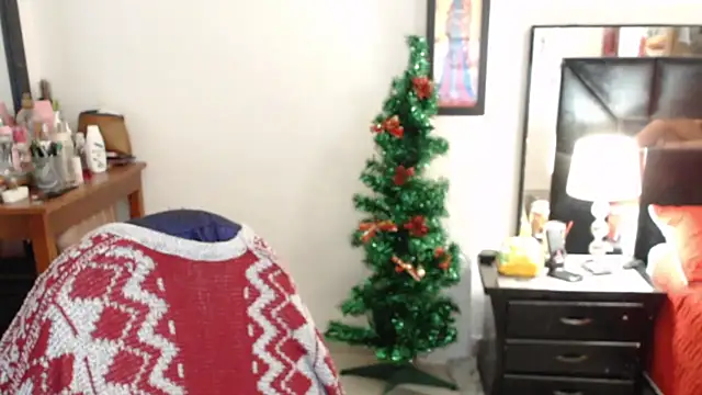 Snapshot of CATRINA-83 chatting on December 5, 2025, 1:27 am CATRINA-83 online show from December 5, 2025, 1:27 am