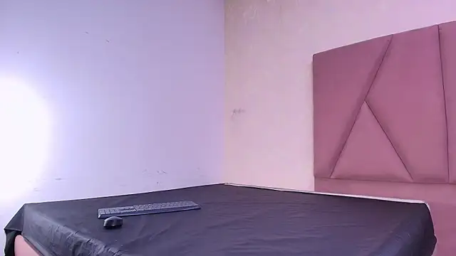 arl chloee online show from September 10, 2025, 3:05 am