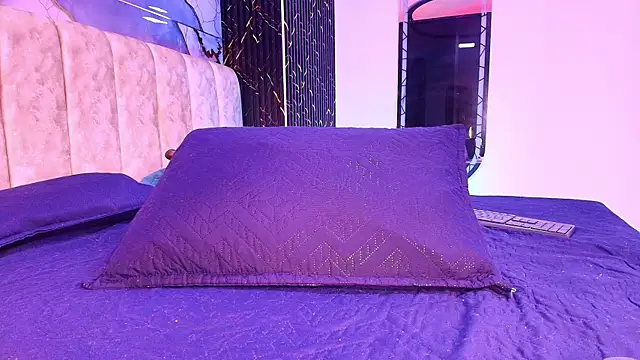 arl chloee online show from March 26, 2026, 3:05 am