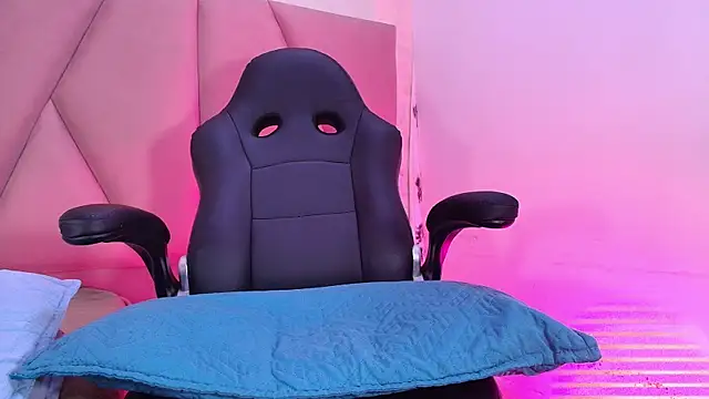 arl chloee online show from September 22, 2025, 3:12 am