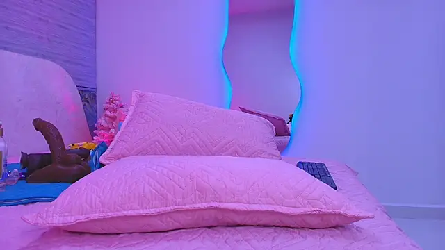 arl chloee online show from November 25, 2025, 3:07 am