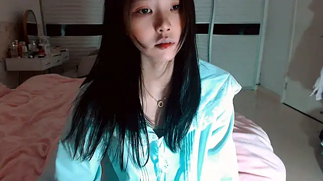 -Lucky Girl online show from February 16, 2026, 2:43 am