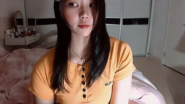 -Lucky Girl online show from December 14, 2025, 2:44 pm