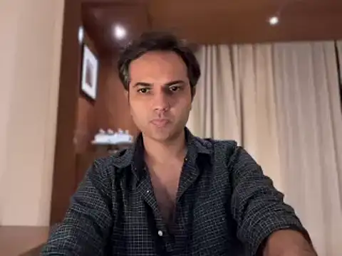 Snapshot of immog727 chatting on February 10, 2026, 5:23 pm immog727 online show from February 10, 2026, 5:23 pm