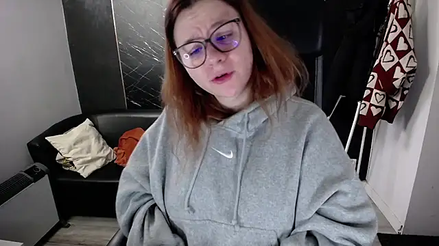 littleviki7 online show from December 5, 2025, 9:52 am