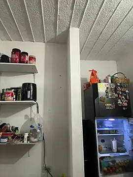 emmyjhonson07 online show from April 13, 2026, 11:47 am