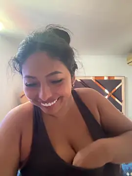 emmyjhonson07 online show from October 22, 2025, 3:33 pm