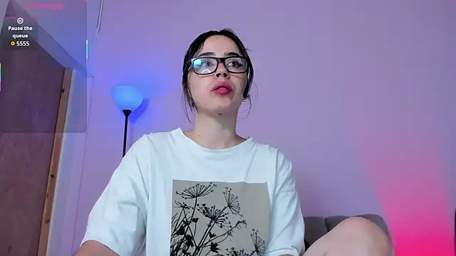 Snapshot of zoe6x chatting on February 21, 2026, 1:13 pm zoe6x online show from February 21, 2026, 1:13 pm