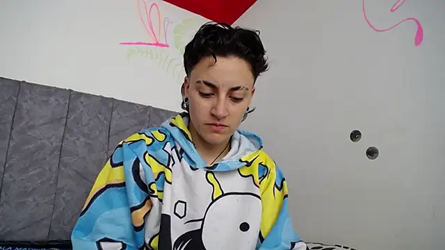 linda 33 online show from December 1, 2025, 7:04 pm