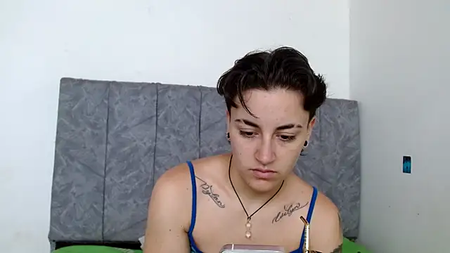 linda 33 online show from November 7, 2025, 1:48 pm