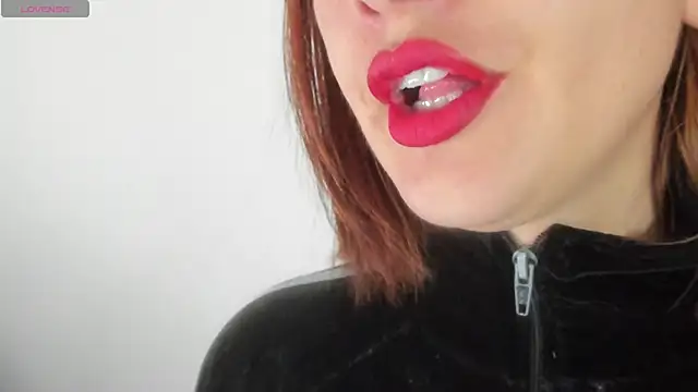 queen fetish online show from March 20, 2026, 3:02 pm