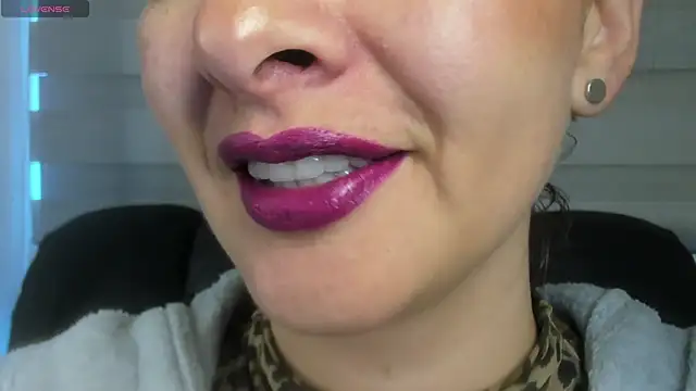 queen fetish online show from April 10, 2026, 6:48 pm