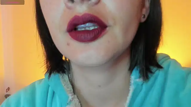 queen fetish online show from November 19, 2025, 10:48 am