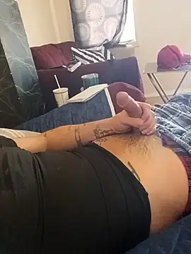 Snapshot of prettyboi6992 chatting on February 11, 2026, 5:46 pm prettyboi6992 online show from February 11, 2026, 5:46 pm