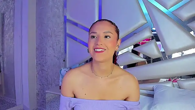 Snapshot of Miia002 chatting on January 16, 2026, 11:53 pm Miia002 online show from January 16, 2026, 11:53 pm