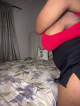 Bustygoddess32 online show from May 31, 2026, 9:26 pm