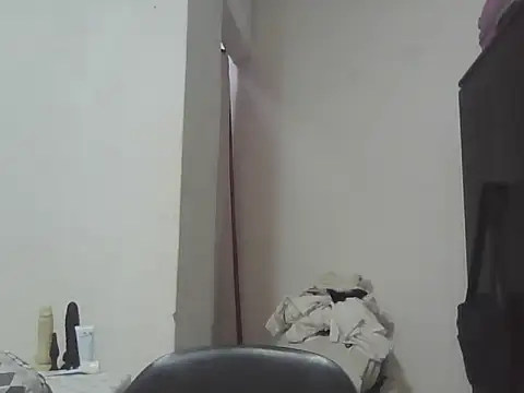 Sexxybella27 online show from October 28, 2025, 6:07 pm