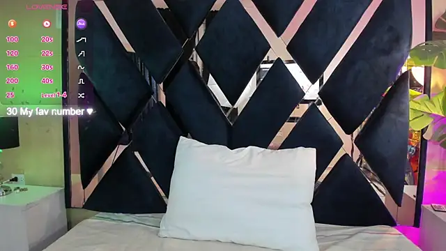 Snapshot of eva_loreti chatting on October 3, 2025, 3:52 am eva loreti online show from October 3, 2025, 3:52 am