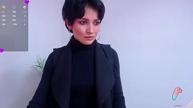 Snapshot of Hannaaaa__ chatting on January 9, 2025, 5:43 pm Hannaaaa online show from January 9, 2025, 5:43 pm