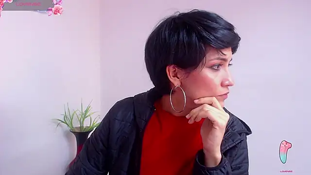 Snapshot of Hannaaaa__ chatting on December 24, 2024, 5:13 pm Hannaaaa online show from December 24, 2024, 5:13 pm