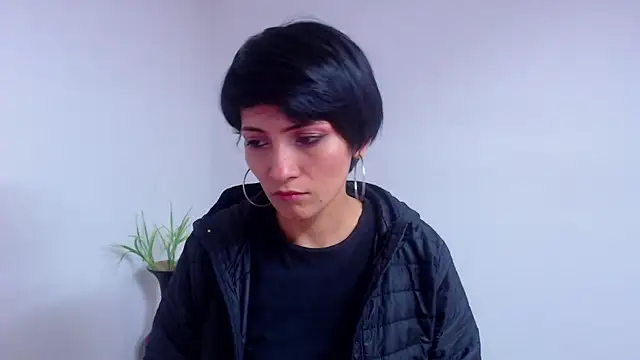 Snapshot of Hannaaaa__ chatting on December 23, 2024, 10:44 pm Hannaaaa online show from December 23, 2024, 10:44 pm