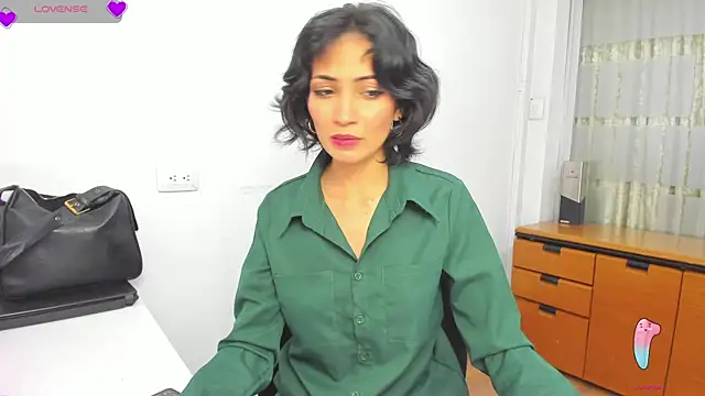 Snapshot of Hannaaaa__ chatting on September 18, 2025, 3:37 pm Hannaaaa online show from September 18, 2025, 3:37 pm