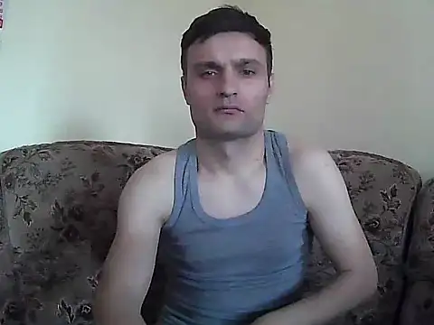 suarez1235 online show from April 5, 2026, 10:44 am